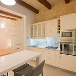 16th-century Building Apartament