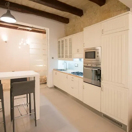 16th-century Building * La Valette