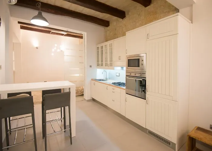 16th-century Building * バレッタ