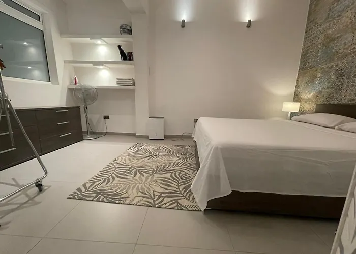 16th-century Building アパート