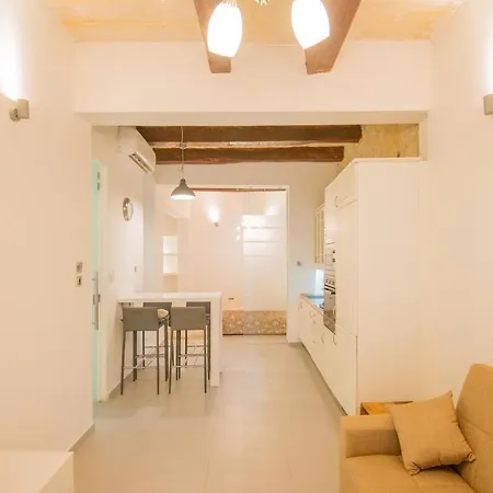 16th-century Building Apartment