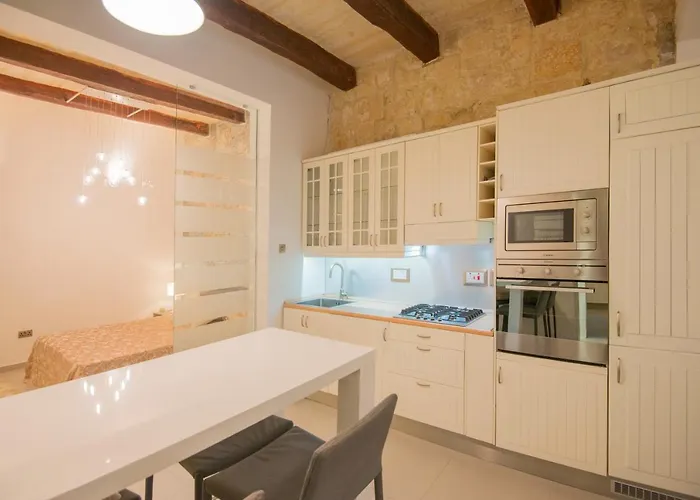 16th-century Building דירה