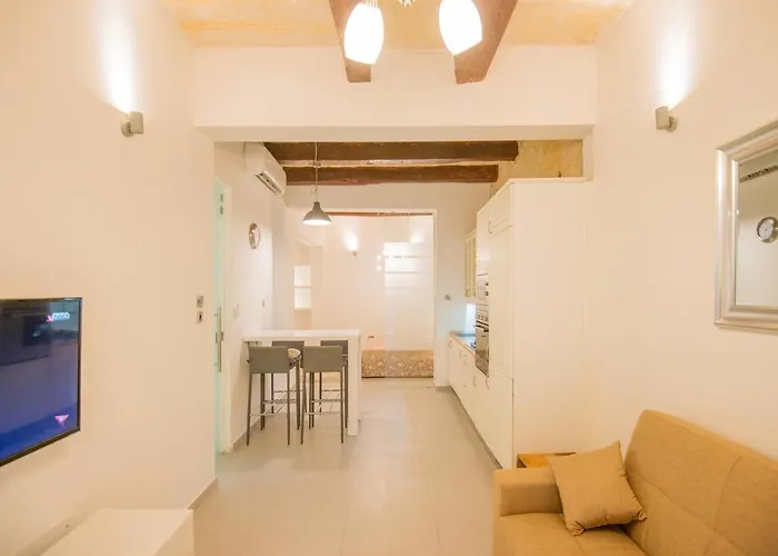 16th-century Building דירה